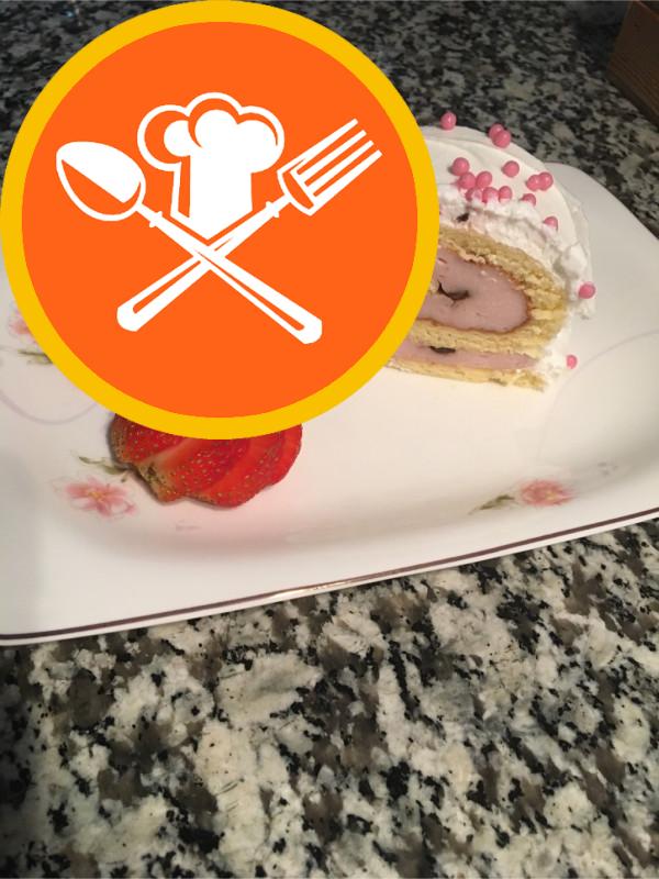 Κέικ με ρολό φράουλας